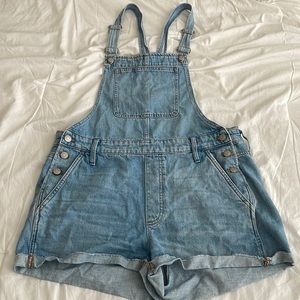 Madewell Adirondack Short Overalls in Phillips Wash